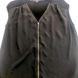 Women’s top with faux zipper